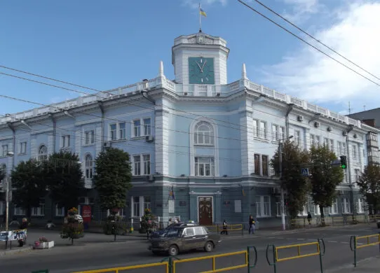 У Житомирі закривають пункти незламності: що відбувається зі світлом і транспортом