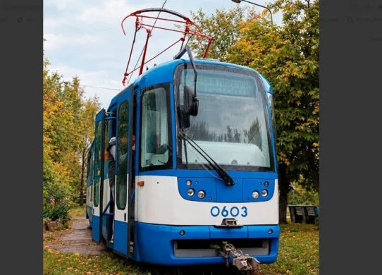 Подарунок з Осієка: у Житомирі почав курсувати трамвай Tatra T3