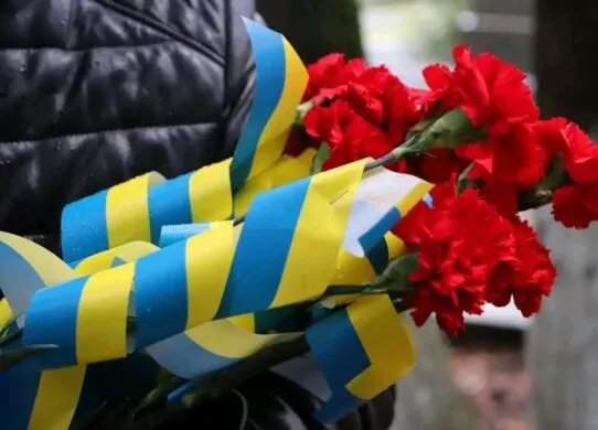 На щиті повернувся старший солдат Анатолій Живага: сьогодні Житомир прощається з Героєм