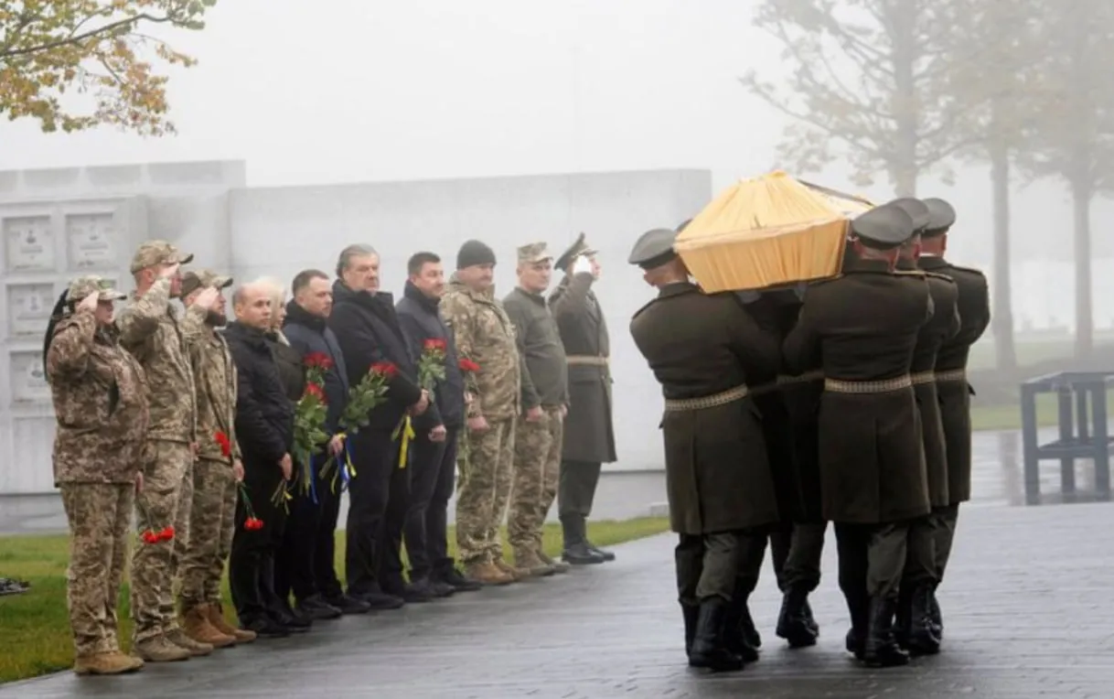 10 невідомих воїнів із Житомирщини поховали з військовими почестями