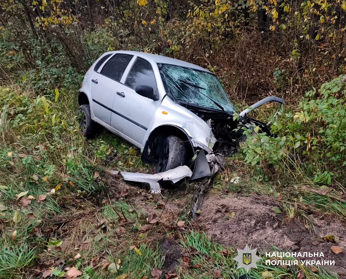 На Овруччині вантажівка зіткнулася з Lada: водія госпіталізували
